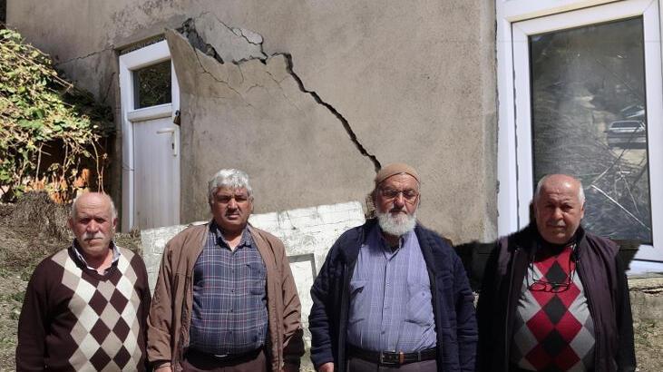 Sinop'ta 44 yıl önce boşaltma kararı verilen köyde heyelan