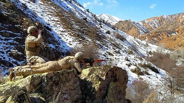 Sivas'ta, komandolardan arazi tarama faaliyeti