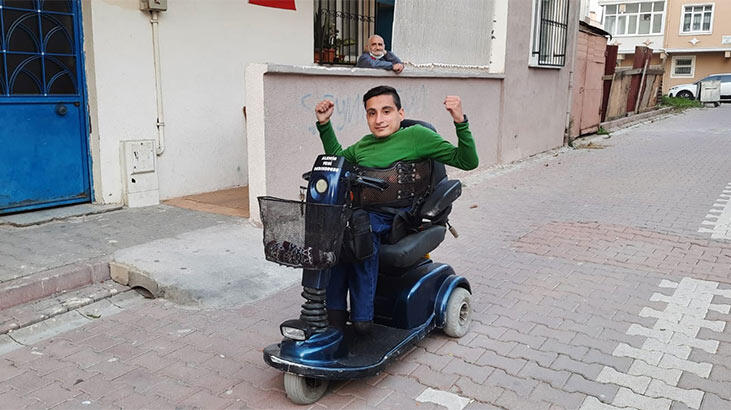 Skolyoz hastası Oktay, sosyal medya ile hayata bağlandı