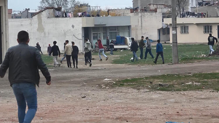 Sokağa çıkma kısıtlamasında maç yaptılar! Polis isyan etti