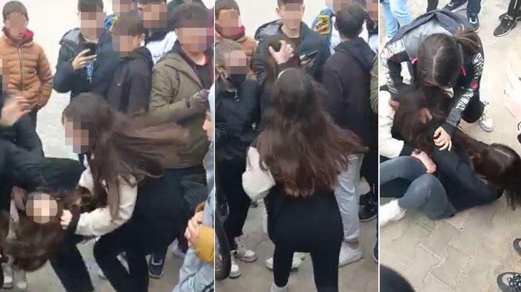 Sokak ortasında kavga eden arkadaşlarını gülerek izlediler