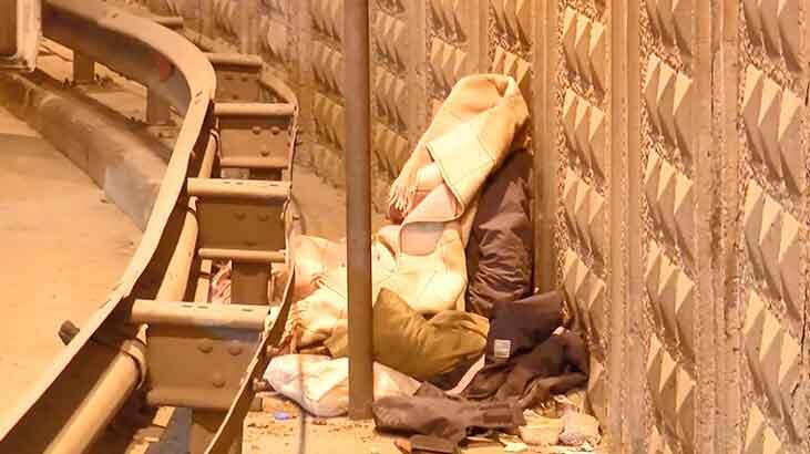 Sokakta yaşadığı öğrenilen bir kişi ölü bulundu!