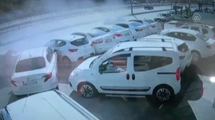 Son dakika... Avcılar'da feci kaza! 12 araca çarptı