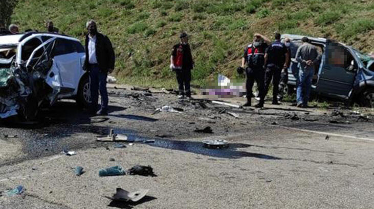 Son dakika... Sivas'ta katliam gibi kaza! 9 kişi öldü