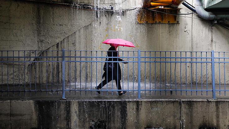 SON DAKİKA  Meteoroloji cuma gününe dikkat çekerek açıkladı: Kuvvetli sağanak geliyor