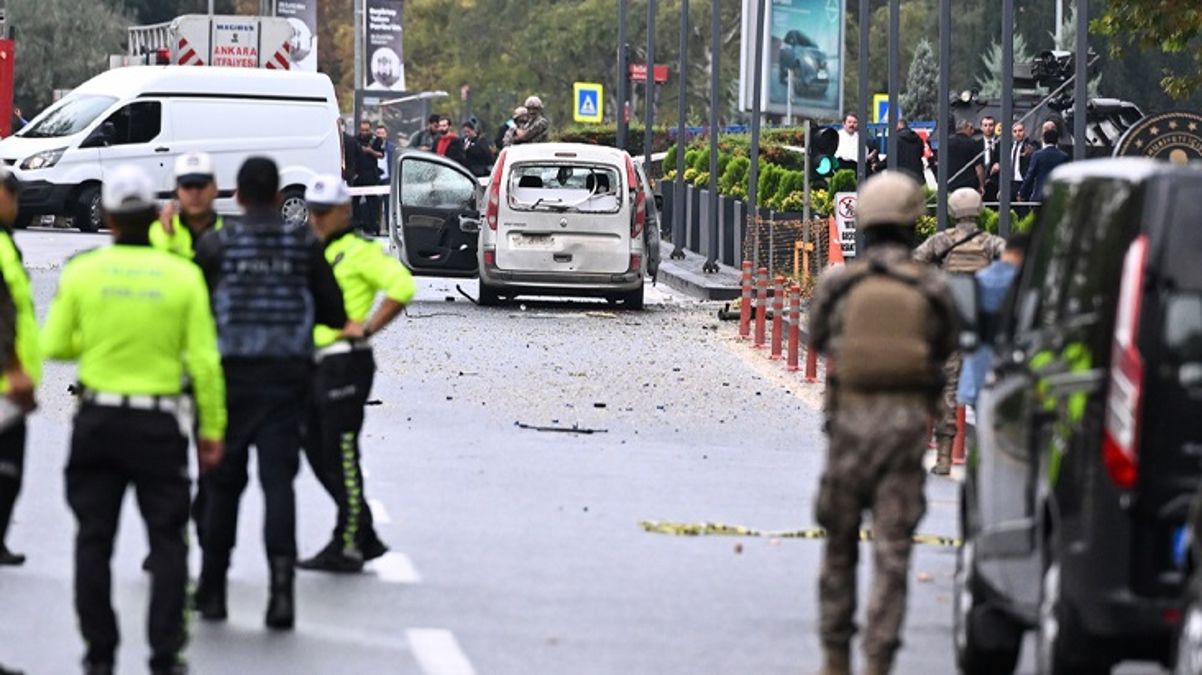 Son Dakika: Ankara'da İçişleri Bakanlığı'na bombalı saldırı girişimi! Teröristlerden biri kendini patlattı