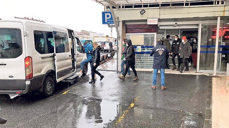 SON DAKİKA Boğaziçi’nde yerde Kâbe fotoğrafına 2 tutuklama