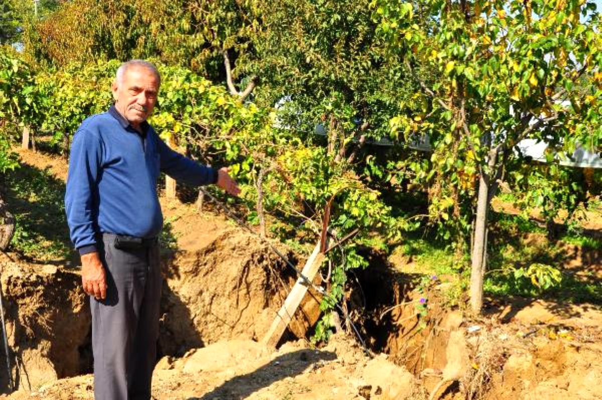 Son dakika haberi... Sel suları, fay hattında 3 metrelik dev yarıklar oluşturdu