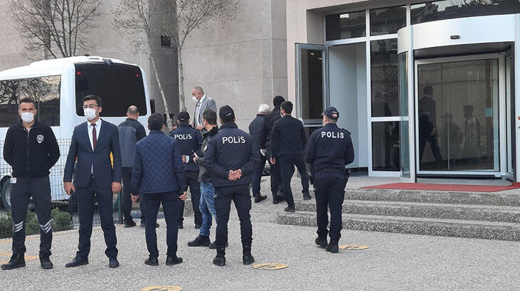 SON DAKİKA İfade veren 14 emekli amiral adliyeye sevk edildi