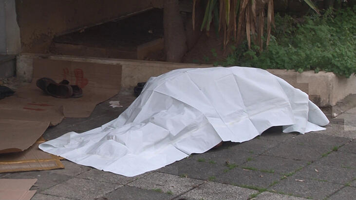 SON DAKİKA Kadıköy'de acı olay... Sokakta ölü bulundu