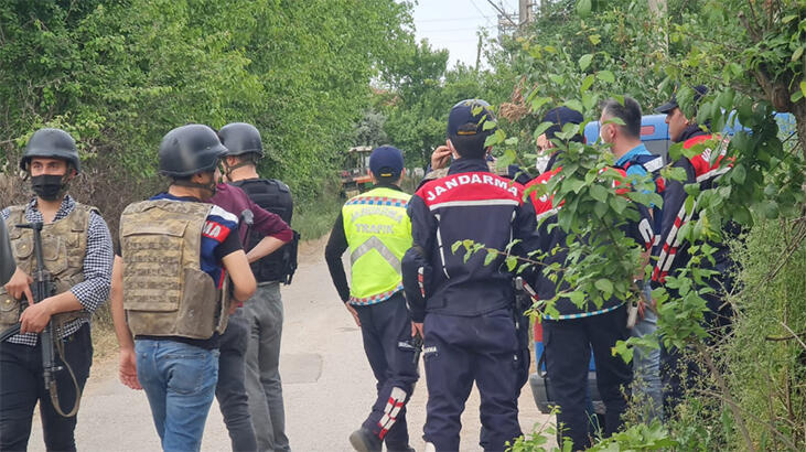 SON DAKİKA Kocaeli'de rehine krizi! Babasını öldürdü, askerleri yaraladı