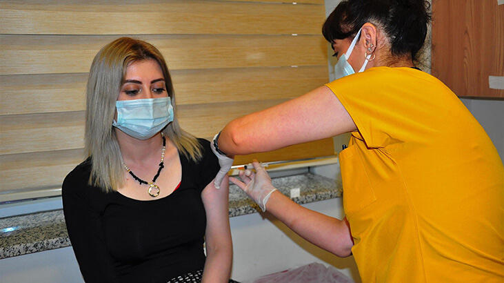 Son dakika! Korona aşısı ve ölümler arasındaki bağ araştırıldı! Çarpıcı sonuç...