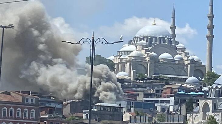 SON DAKİKA Tahtakale'de oyuncak deposunda yangın