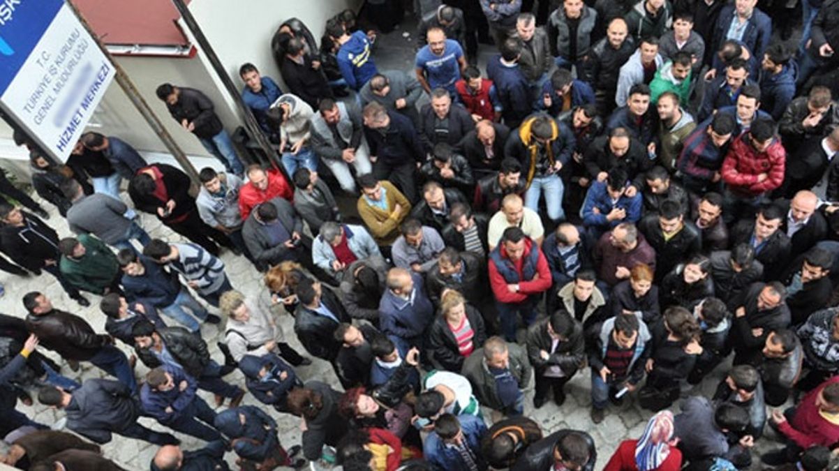 Son Dakika! Türkiye'deki işsiz sayısı 38 bin kişi azalarak 3 milyon 291 bin kişi oldu