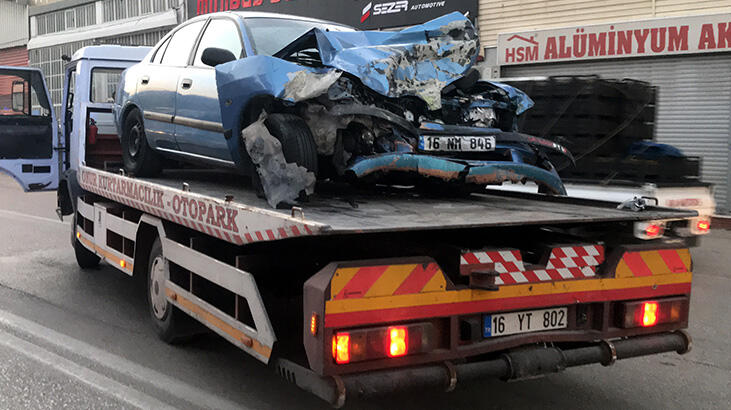 Sosyal medyada canlı yayın yaparken kazayı görüntüledi