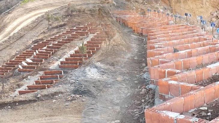 Su altında kalacak Yusufeli'de mezarlar taşınıyor