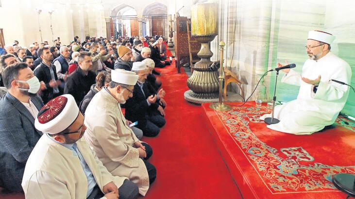 Süleymaniye’de Erbaş’tan İngilizce hutbe