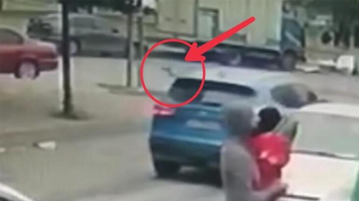 Sultangazi'de silahlı saldırı! Kaçan da var yerinden kıpırdayamayan da