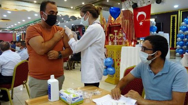 Sünnet düğününde aşı sürprizi