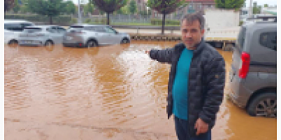 2 gün önce aldığı aracının sular içinde kaldığını görünce büyük üzüntü yaşadı