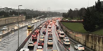 56 saatlik kısıtlama sonrası İstanbul'da trafik yoğunluğu