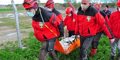 76 yaşındaki yaşlı adamın cansız bedeni nehir kenarında bulundu