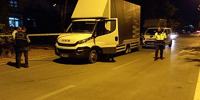 Abisine küfür eden mesai arkadaşını silahla vurarak öldürdü