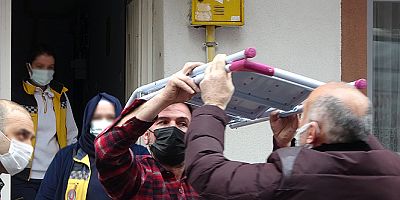 Akla gelmeyen başa geldi: Kafasına demir merdiven saplandı