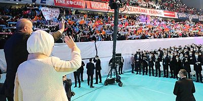 AKP Olağan Kongresi’ndeki sosyal mesafesiz kalabalığa ünlülerden sert tepki