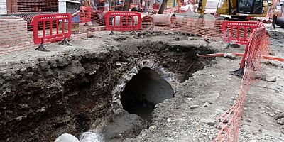 Alt yapı çalışmalarında çıkan tarihi kalıntıların sırrı araştırılıyor
