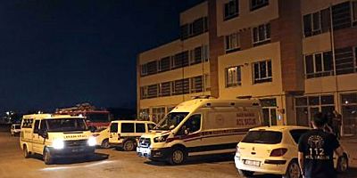 Arkadaşının evine havalandırma boşluğundan girmek isteyen genç, sıkıştığı yerde öldü