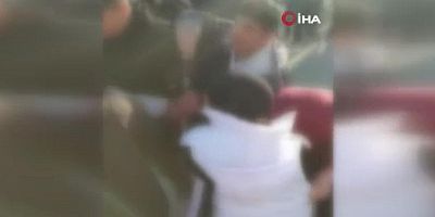 Arnavutköy'de liseli kızların kavgası kamerada