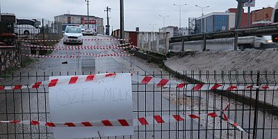 Arsamdan yol geçti' diyerek işlek yolu trafiğe kapattı