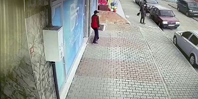 Bahçelievler'de gündüz vakti hırsızlık kamerada
