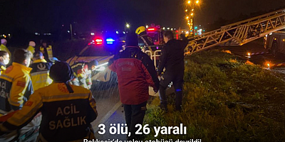 Balıkesir’de yolcu otobüsü devrildi: 3 ölü, 26 yaralı