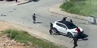 Başakşehir'de güpegündüz silahlı kavga kamerada