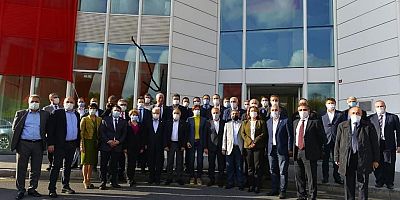 Başkanım bu olmadı nerede maske nerede sosyal mesafe 