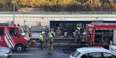 Bayrampaşa-Maltepe Metrobüs Durağı’nda korkutan yangın