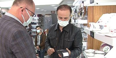 Belediye başkanı çeyiz pazarlığına denk geldi, 800 liralık fiyat farkını kendi ödedi