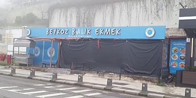 Beykoz Balık Ekmeğin Kaçak Yapılan Ön Cephesinin   Yıkımı Gerçekleşti