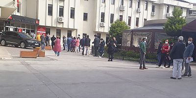 Beykoz  Kaymakamlığına iğne atsan yere düşmez insan kalabalığı