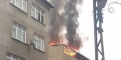 Beyoğlu'nda korkutan yangın! Yanan binada tekrar yangın çıktı