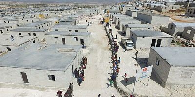 Binali Yıldırım ve ailesinden Suriyelilere 50 ev