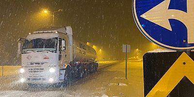 Bolu Dağı'nda yoğun kar yağışı etkili oluyor