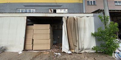 Bursa'da fabrikanın çatısından düşen işçi ağır yaralandı