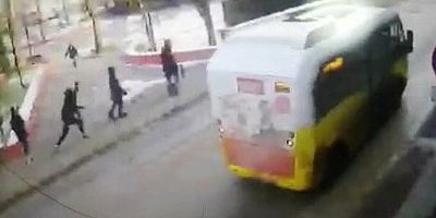 Bursa'da otobüse kartopu atan çocukları kovalayan otobüs şoförü bıçaklandı