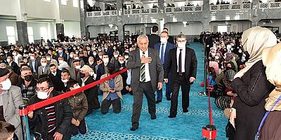 Camide protokol düzenine yasak