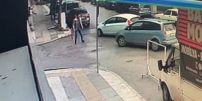 Çarpışan iki aracın arasında kalmaktan son anda böyle kurtuldu