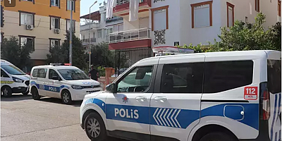 Cezaevinden çıktı, bıçakla eski sevgilisinin evini bastı: 2 yaralı