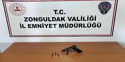 Denetimlerde aranan 4 kişiden uyuşturucu ve silah çıktı